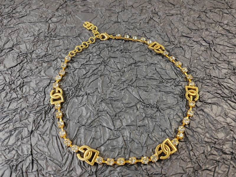 DG necklace lyr12